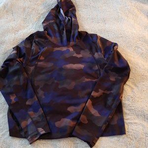 Athleta Camo Print Pinnacle Cropped Pullover Hoodie size Large